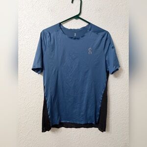 On Running Men's Blue and Black Short Sleeve Tee - S